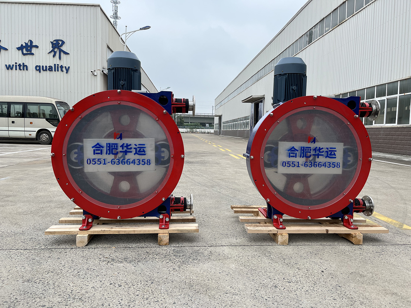 華運(yùn)機(jī)械兩臺(tái)高壓定制軟管泵成功進(jìn)軍鋰電市場(chǎng)，展現(xiàn)中國(guó)智造硬核實(shí)力